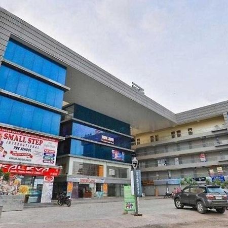 Oyo Hotel Apple Inn Surat Dış mekan fotoğraf