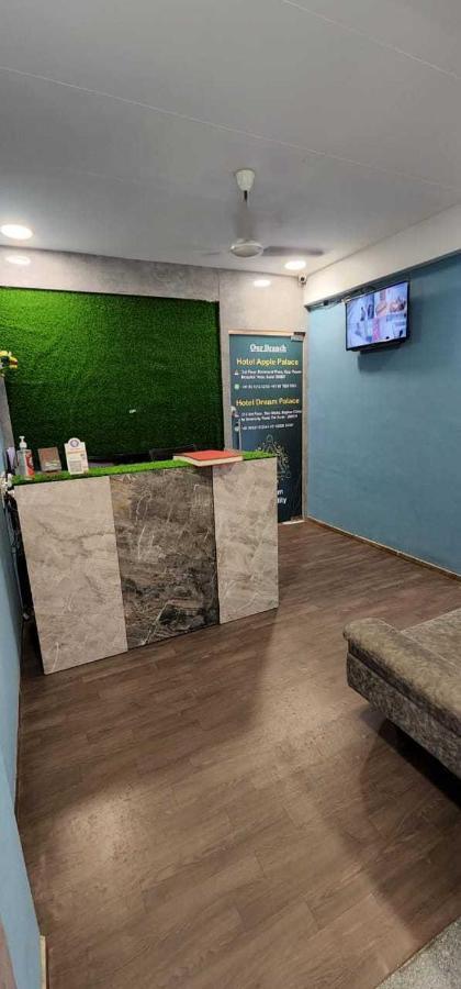 Oyo Hotel Apple Inn Surat Dış mekan fotoğraf