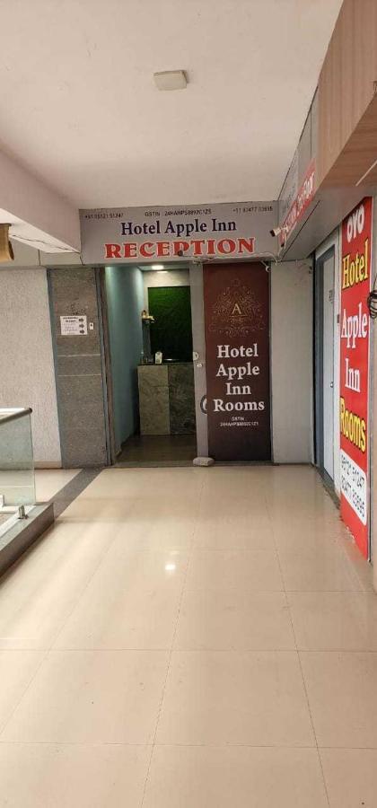 Oyo Hotel Apple Inn Surat Dış mekan fotoğraf