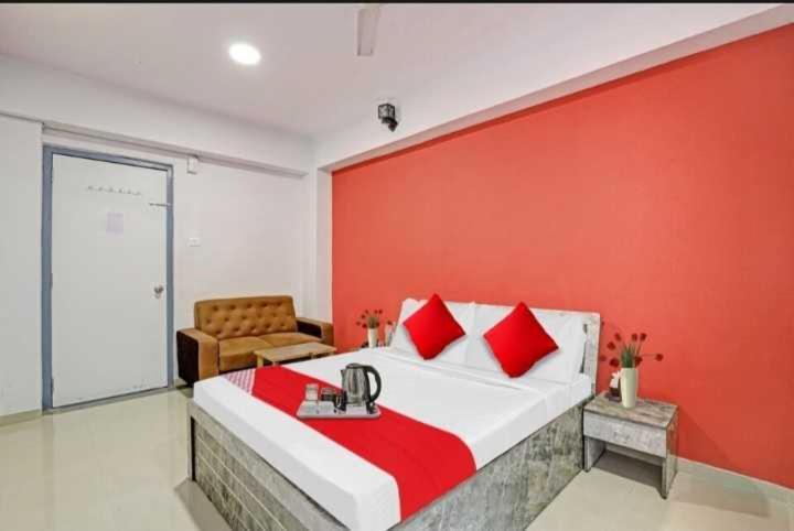 Oyo Hotel Apple Inn Surat Dış mekan fotoğraf