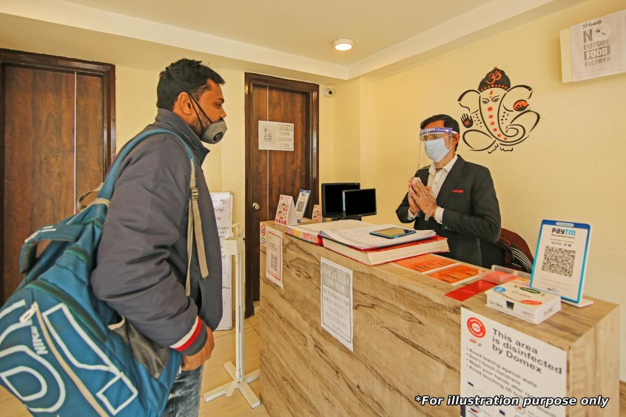 Oyo Hotel Apple Inn Surat Dış mekan fotoğraf