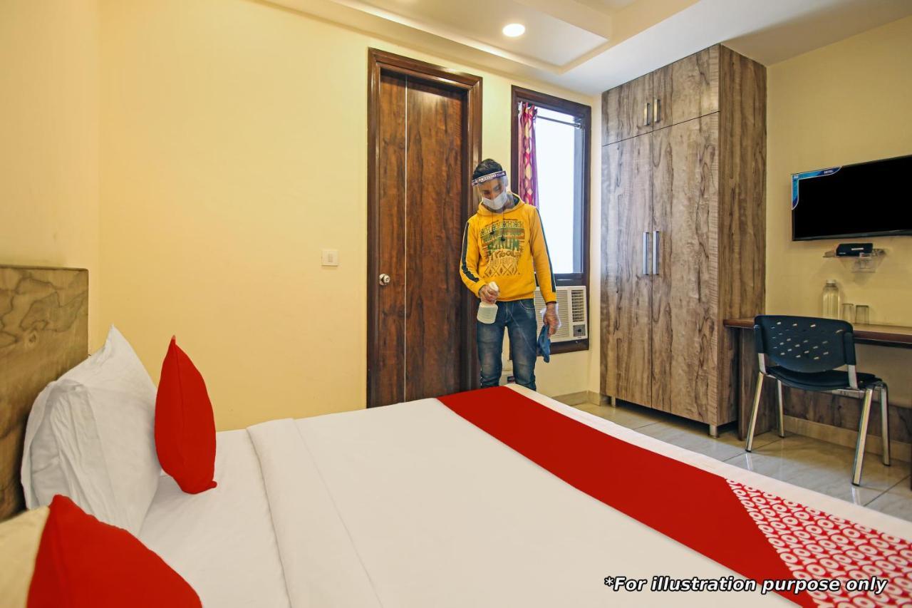 Oyo Hotel Apple Inn Surat Dış mekan fotoğraf